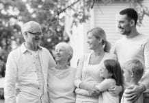 51 წლის ქალმა საკუთარი შვილიშვილი გააჩინა. უცნაური შემთხვევა, რომელიც იშვიათად ხდება