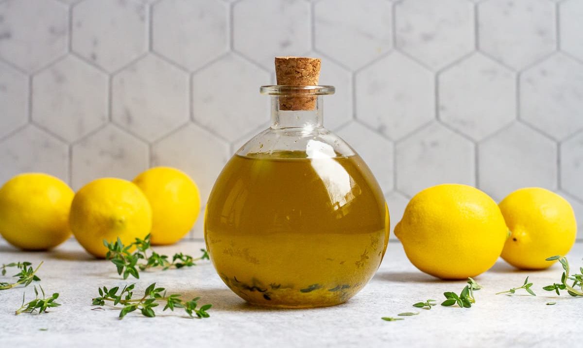 lemon olive oil small 4 e1654846449191